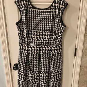 Tiana B black and white patterned dress